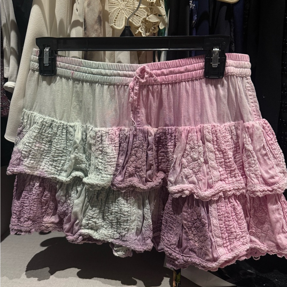 Mucho et Muchette Pink and Gray Ruffled Mini Skirt